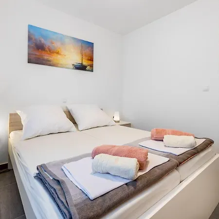 Moderne Mit Meerblick, Klima, Wifi באסקה